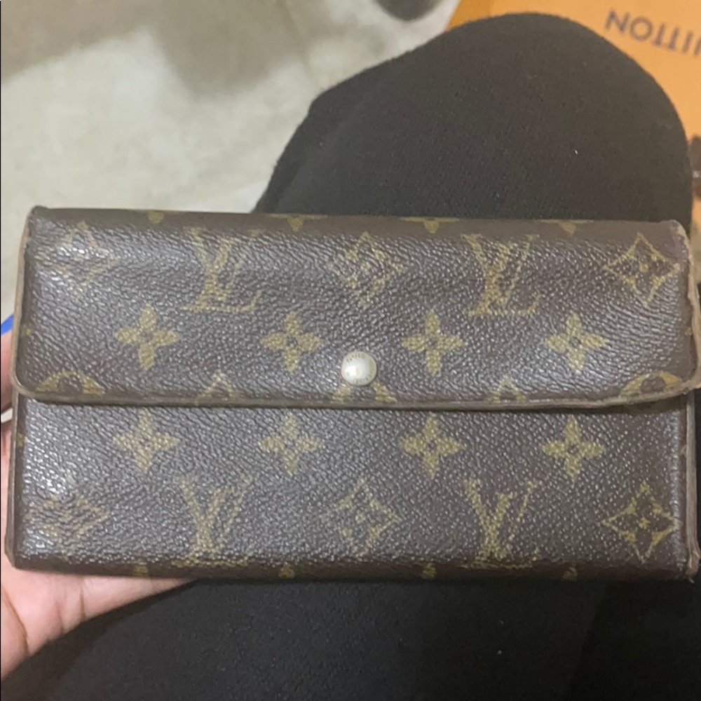 Louis Vuitton Sarah Monogram Canvas wallet